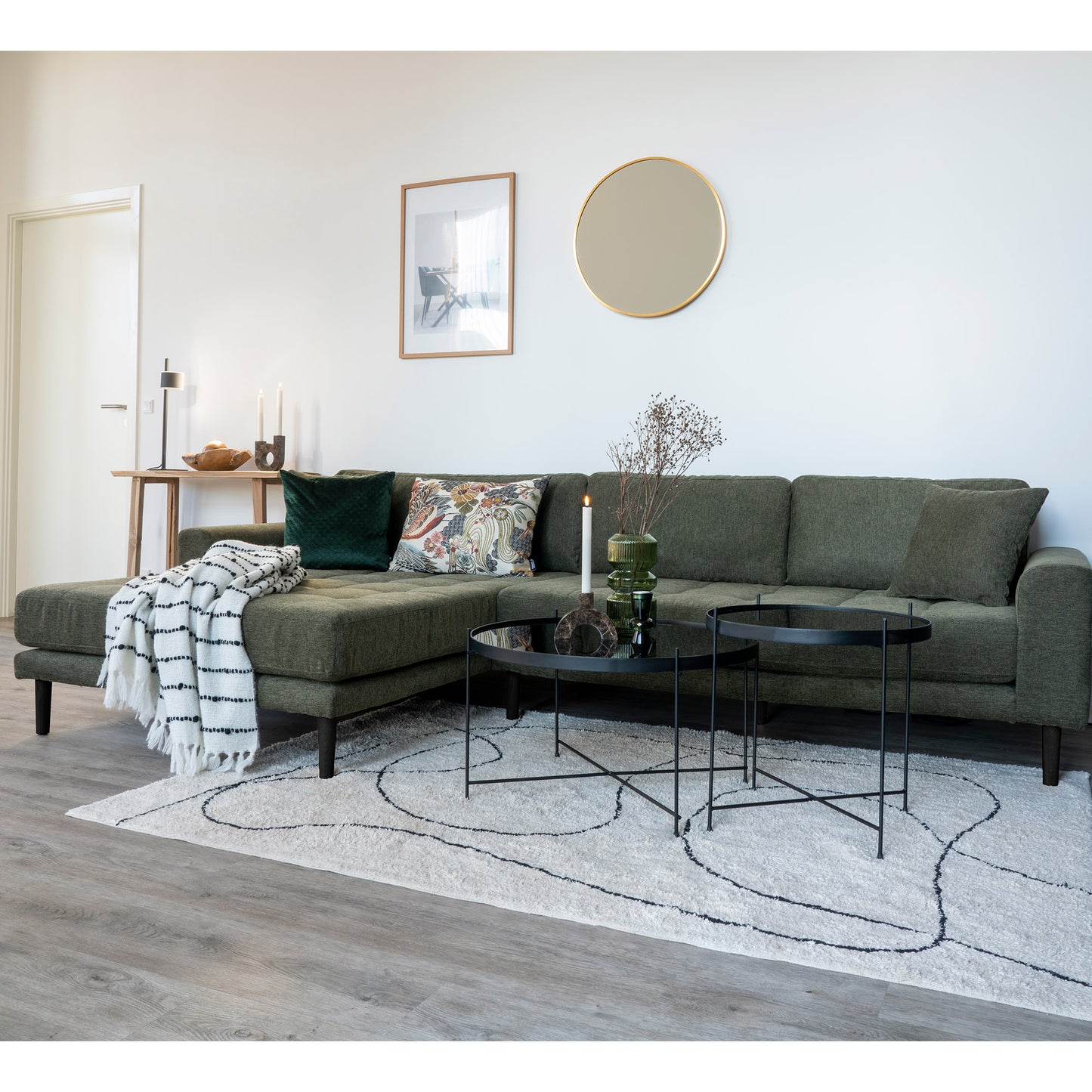 Lido Lounge Sofa - Lounge Sofa, Venstrevendt I Olivengrøn Med Fire Puder Og Sorte Træben, Hn1020 ⎮ 5713917018833 ⎮ 1301485