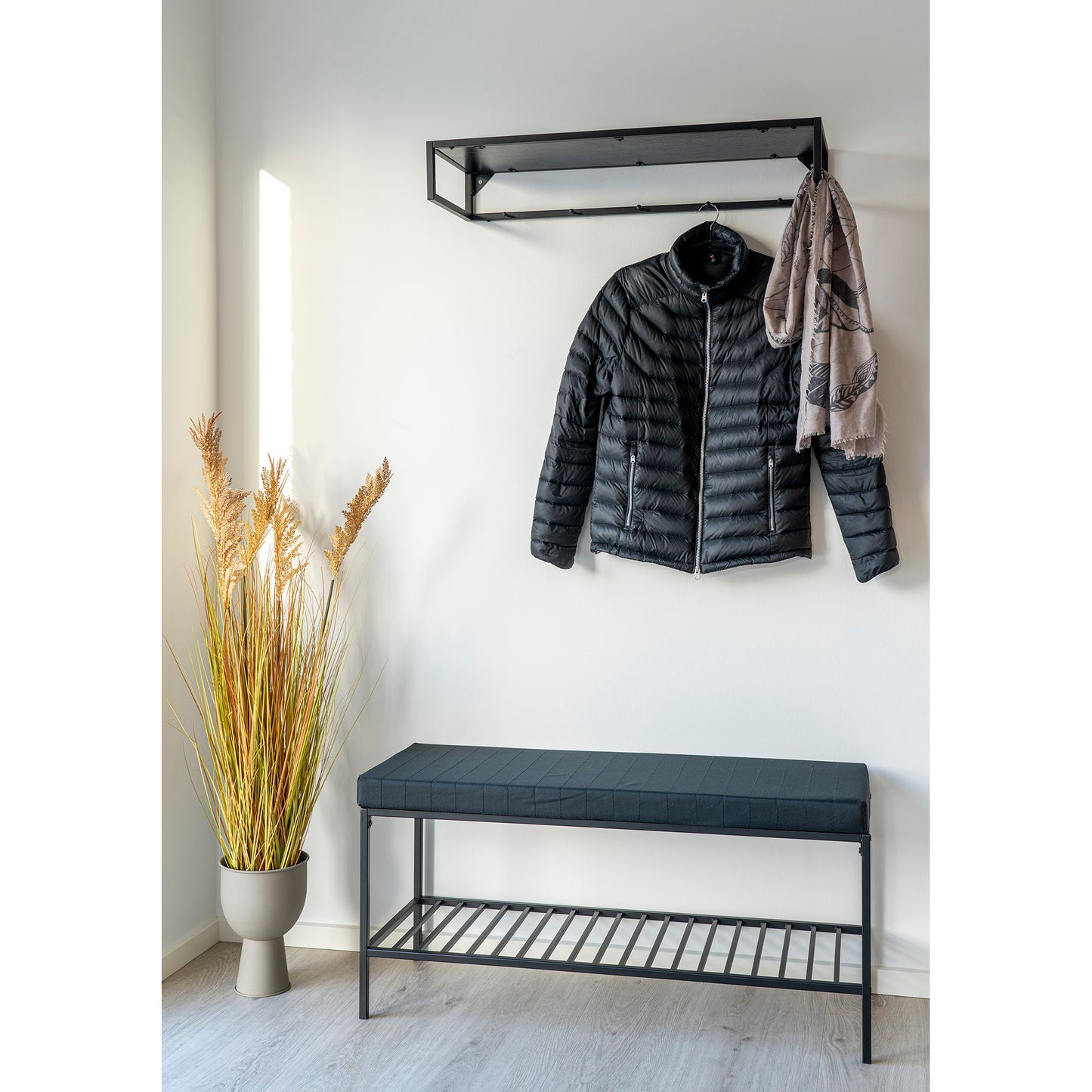 Vita Bænk - Bænk Med Hylde Og Hynde, Sort Med Sorte Ben, 100X36X48,5 Cm ⎮ 5713917008919 ⎮ 1401250