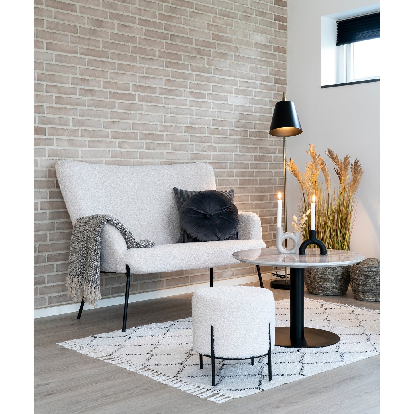 Bolzano Sofabord - Sofabord, Marmor Look Bordplade, Hvid, Sort Base Ø70X45 Cm ⎮ 5713917005451 ⎮ 2101163