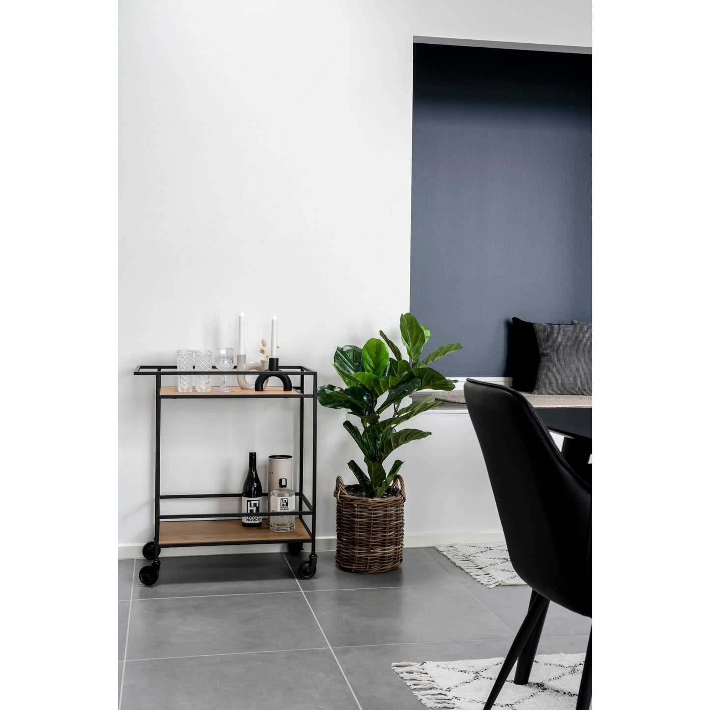 Vita Barvogn - Barvogn Med 2 Hylder, Egetræslook, Sort Stel 68X40X79 Cm ⎮ 5713917008896 ⎮ 2101535