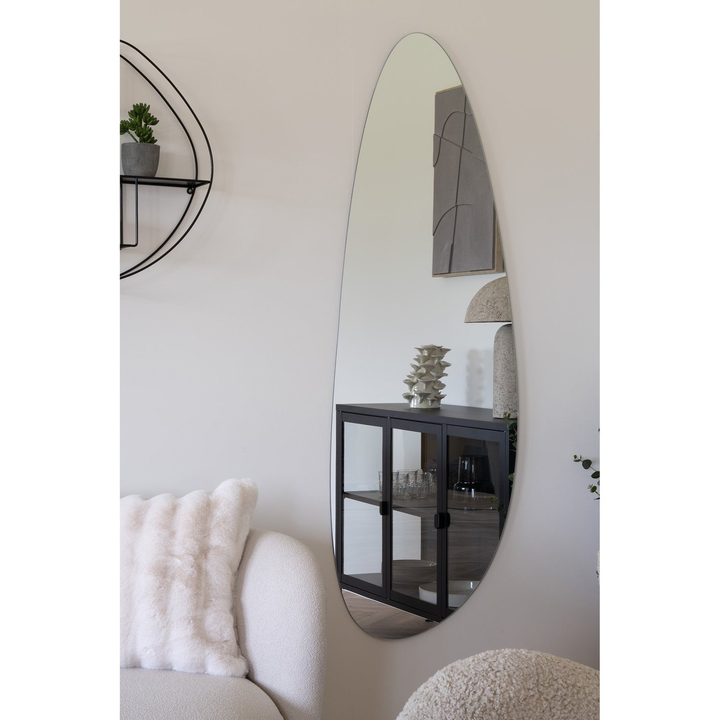 Brisbane Skænk - Skænk, 3 Glaslåger, Stål, Sort 140X40X85 Cm ⎮ 5713917018536 ⎮ 3001050