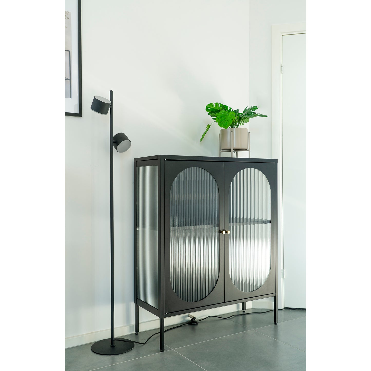 Adelaide Vitrineskab - Vitrineskab, 2 Riflede Glasdøre, Stål, Sort 90X35X110 Cm ⎮ 5713917018567 ⎮ 3001205