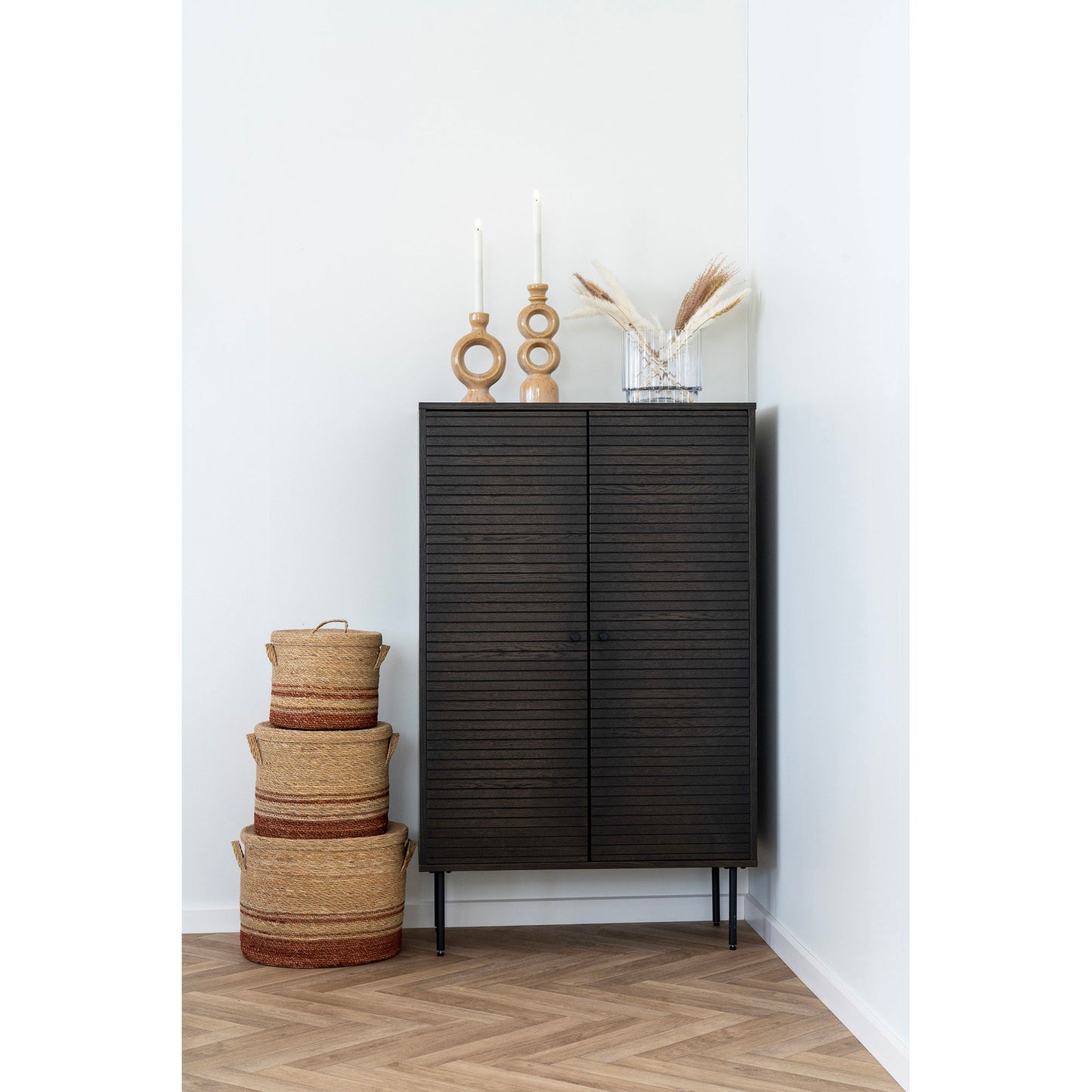 Kyoto Vitrineskab - Vitrineskab, 2 Låger, Egefiner, Smoked, Sorte Metalben 80X40X130 Cm ⎮ 5713917032532 ⎮ 3002001