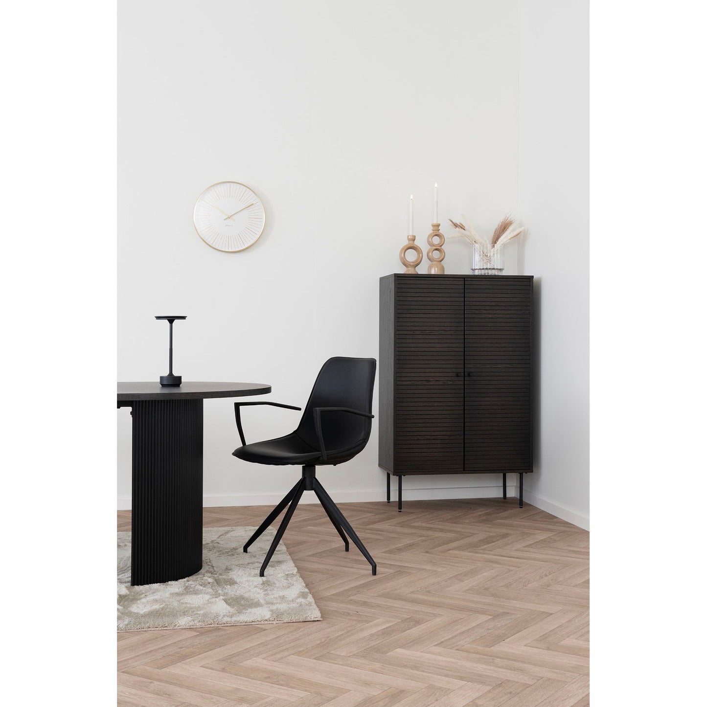 Kyoto Vitrineskab - Vitrineskab, 2 Låger, Egefiner, Smoked, Sorte Metalben 80X40X130 Cm ⎮ 5713917032532 ⎮ 3002001