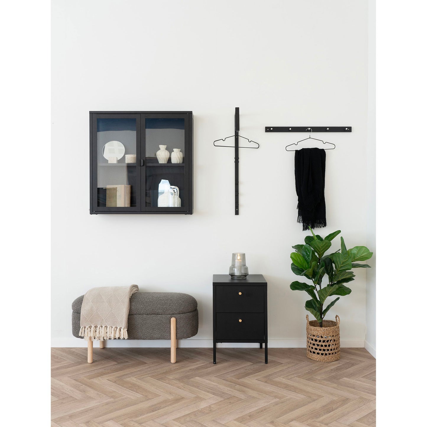 Brisbane Hængende Vitrineskab - Hængende Vitrineskab, 2 Glaslåger, Stål, Sort 80X18X80 Cm ⎮ 5713917031573 ⎮ 3003010