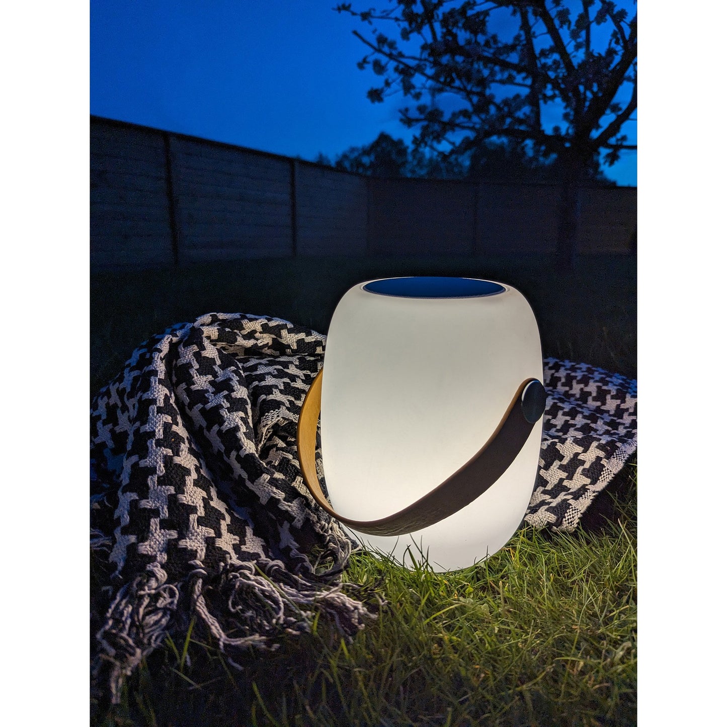 Cardiff Led Lampe - Lampe Med Læder Strop, Bluetooth Højtaler, Genopladelig, Hvid ⎮ 5713917028399 ⎮ 6405180