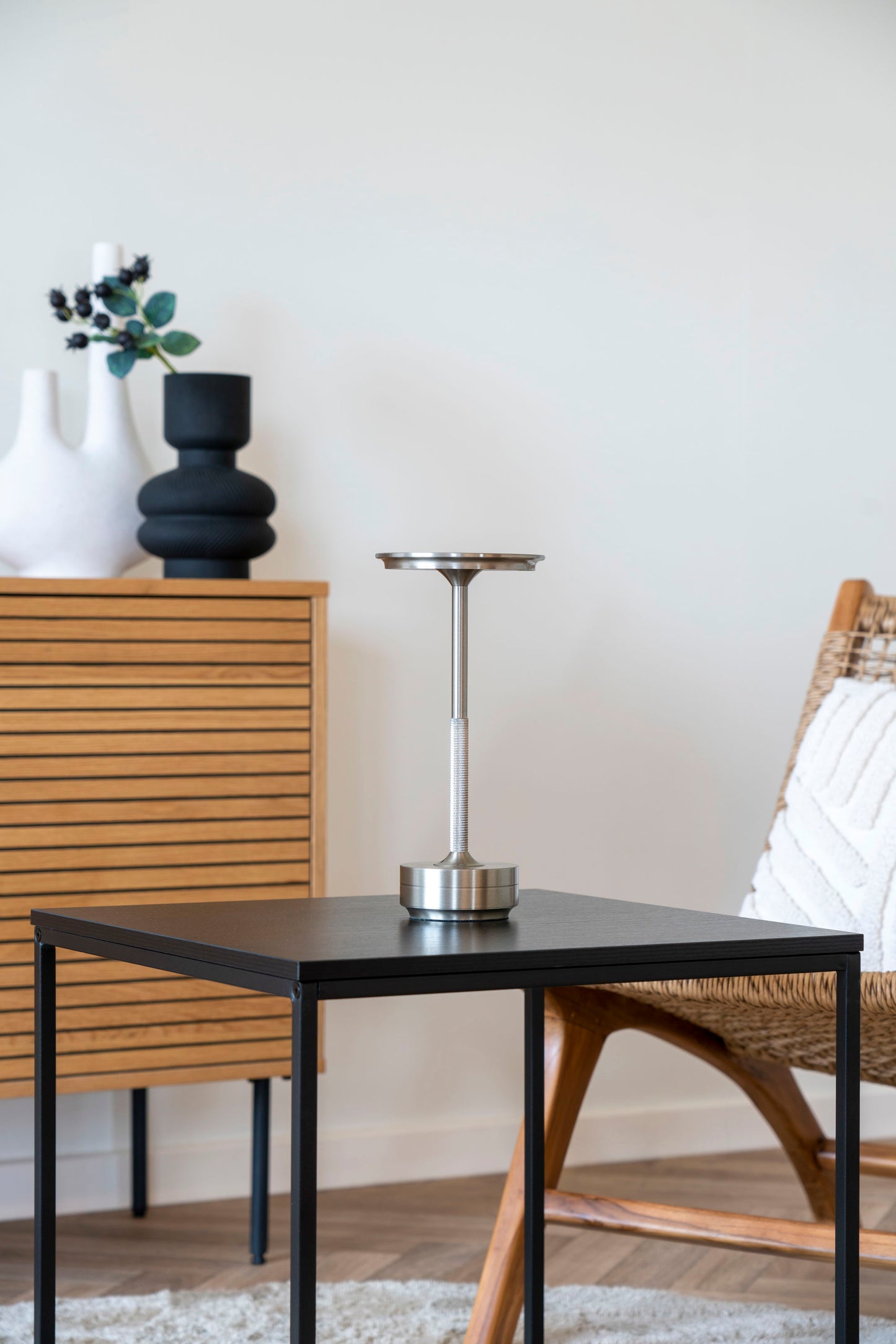 Lyneham Led Bordlampe - Bordlampe, Genopladelig, Sølv ⎮ 5713917033935 ⎮ 6405227