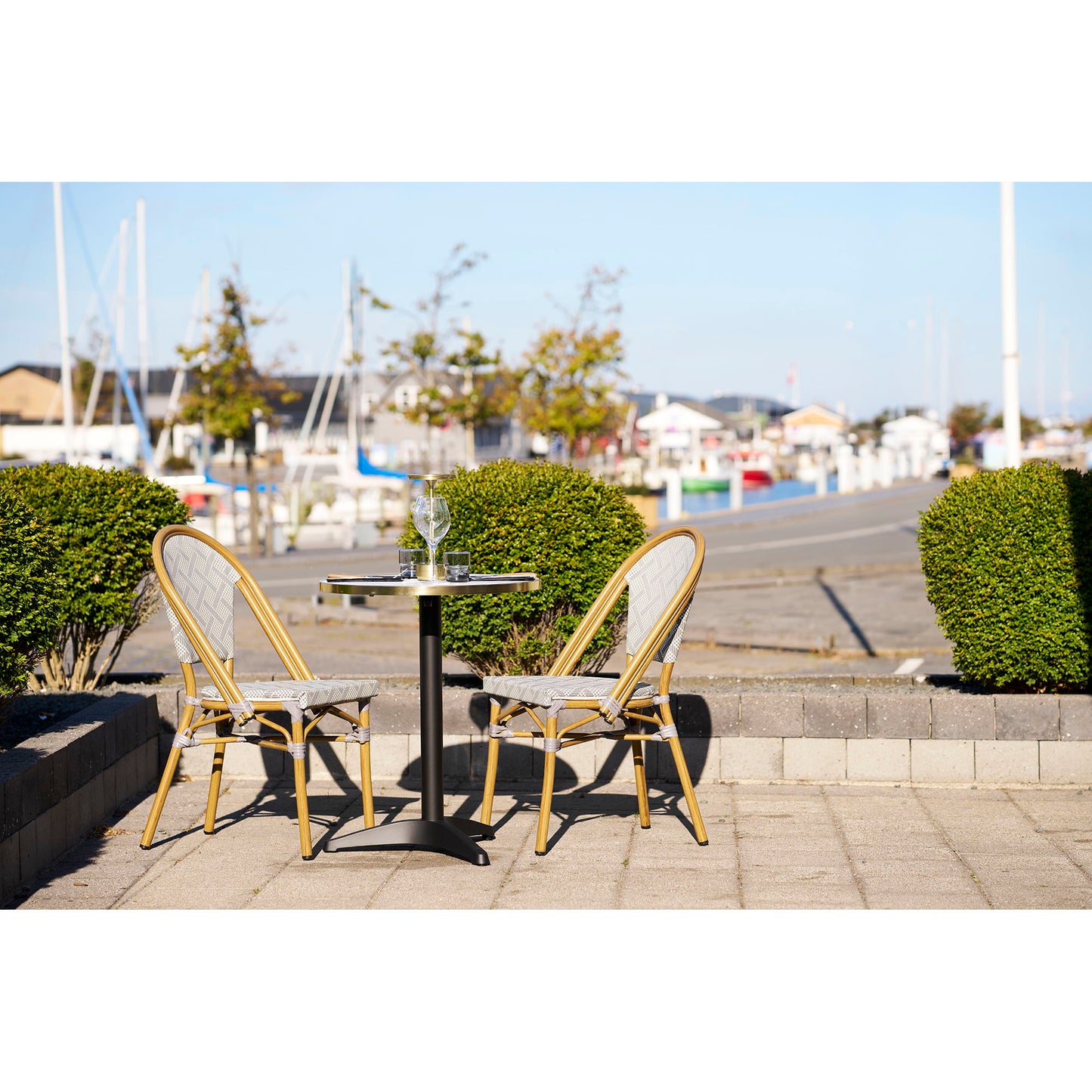 Cafébord - Cafébord, Marmor Look Bordplade, Hvid Med Guldkant, Sorte Ben, Aluminium Ø60X73 Cm ⎮ 5713917038534 ⎮ 7501176
