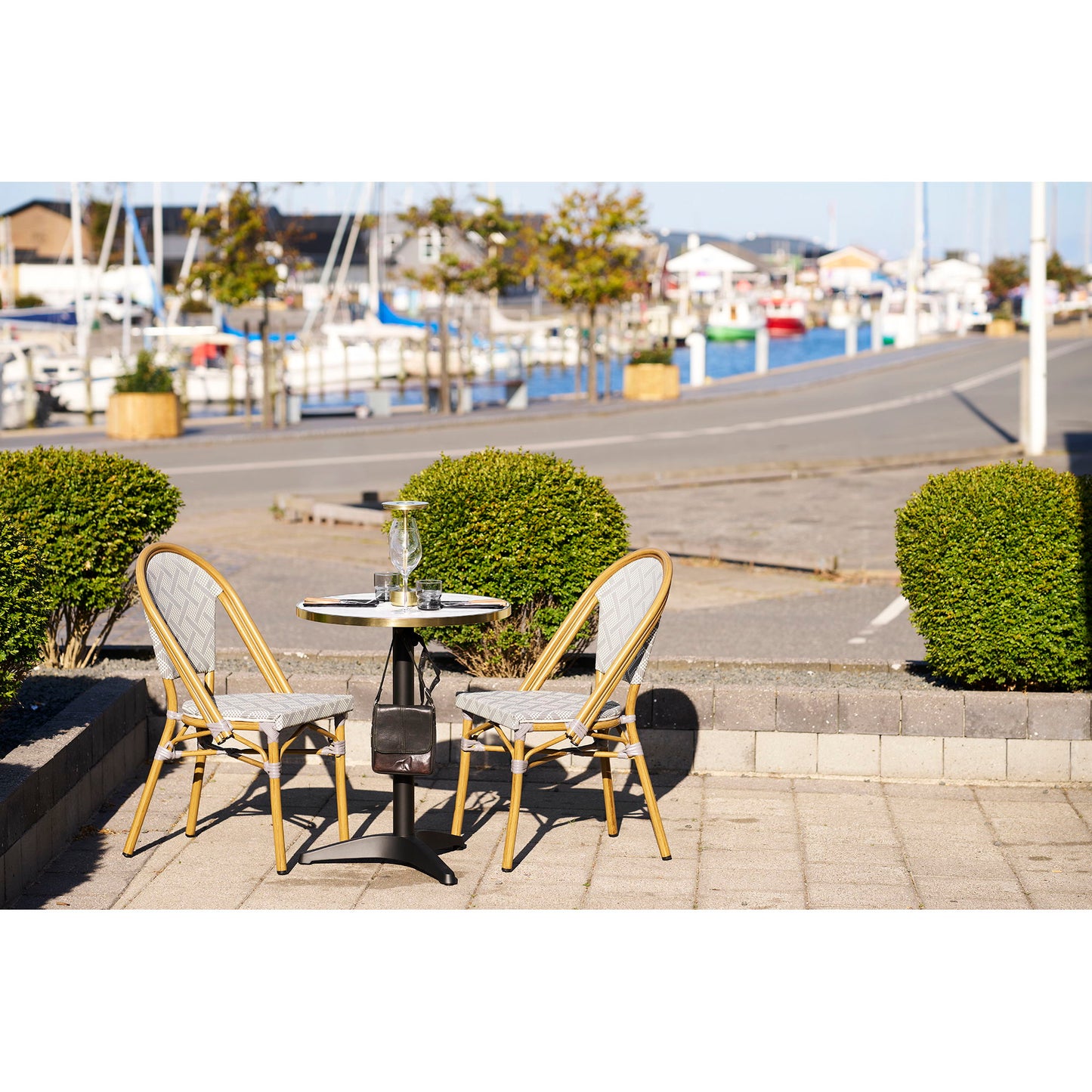 Cafébord - Cafébord, Marmor Look Bordplade, Hvid Med Guldkant, Sorte Ben, Aluminium Ø60X73 Cm ⎮ 5713917038534 ⎮ 7501176