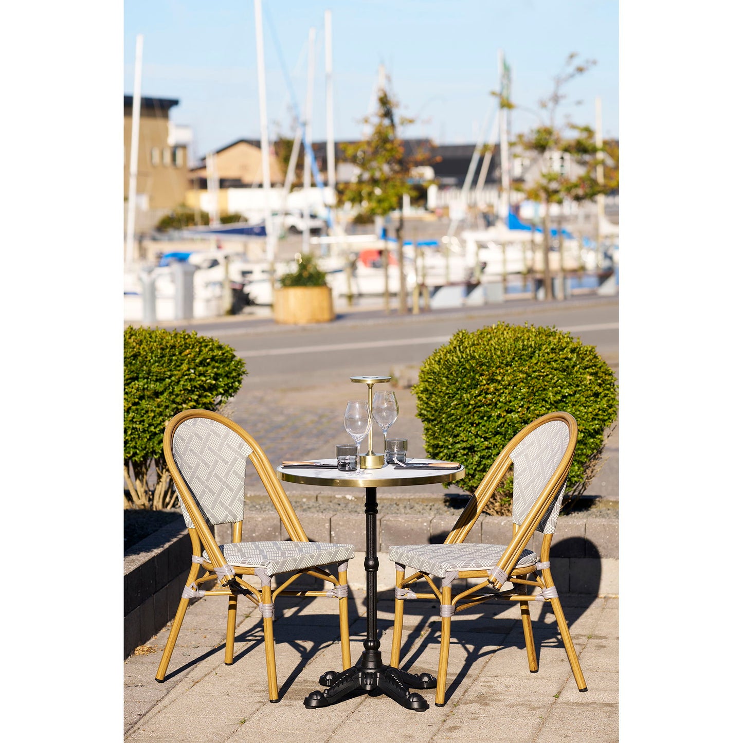 Cafébord - Cafébord, Marmor Look Bordplade, Hvid Med Guldkant, Sorte Ben, Støbejern Ø60X73 Cm ⎮ 5713917039012 ⎮ 7501177