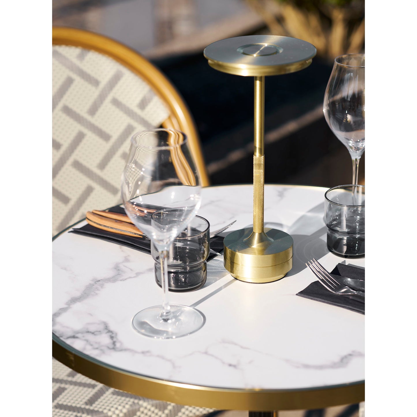 Cafébord - Cafébord, Marmor Look Bordplade, Hvid Med Guldkant, Sorte Ben, Støbejern Ø60X73 Cm ⎮ 5713917039012 ⎮ 7501177
