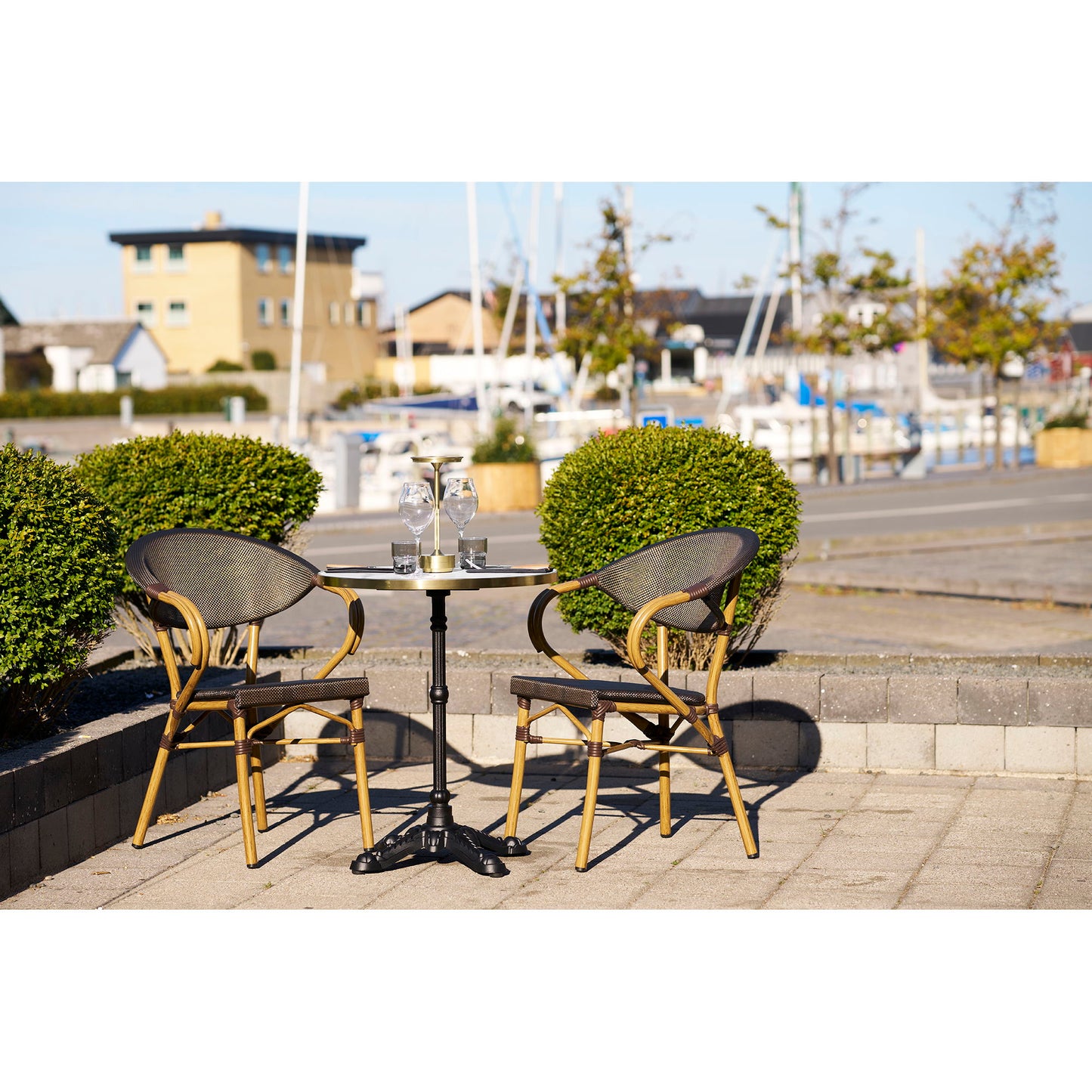 Cafébord - Cafébord, Marmor Look Bordplade, Hvid Med Guldkant, Sorte Ben, Støbejern Ø60X73 Cm ⎮ 5713917039012 ⎮ 7501177