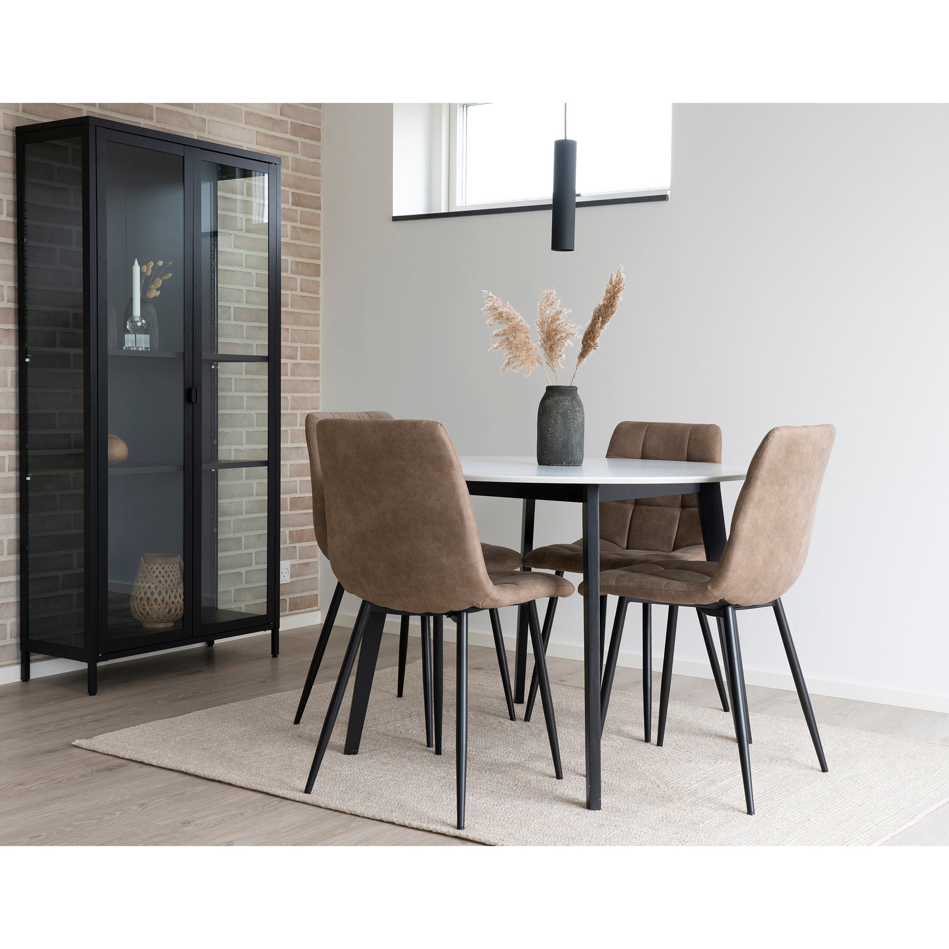 Middelfart Spisebordsstol - Spisebordsstol, Microfiber, Lysebrun, Sorte Ben, Hn1281 ⎮ Sæt af 2 stk. ⎮ 5713917000425 ⎮ 1001190 