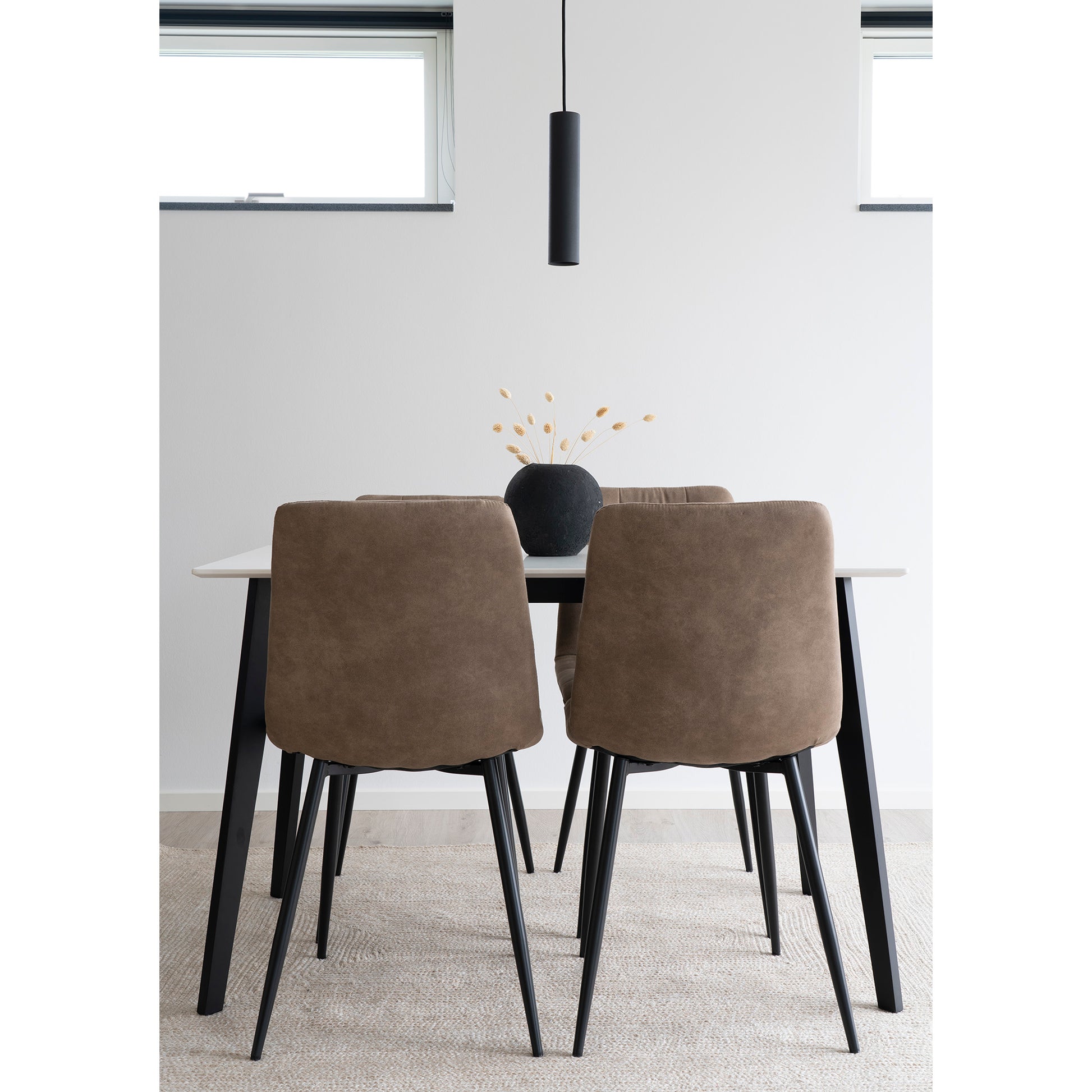 Middelfart Spisebordsstol - Spisebordsstol, Microfiber, Lysebrun, Sorte Ben, Hn1281 ⎮ Sæt af 2 stk. ⎮ 5713917000425 ⎮ 1001190 