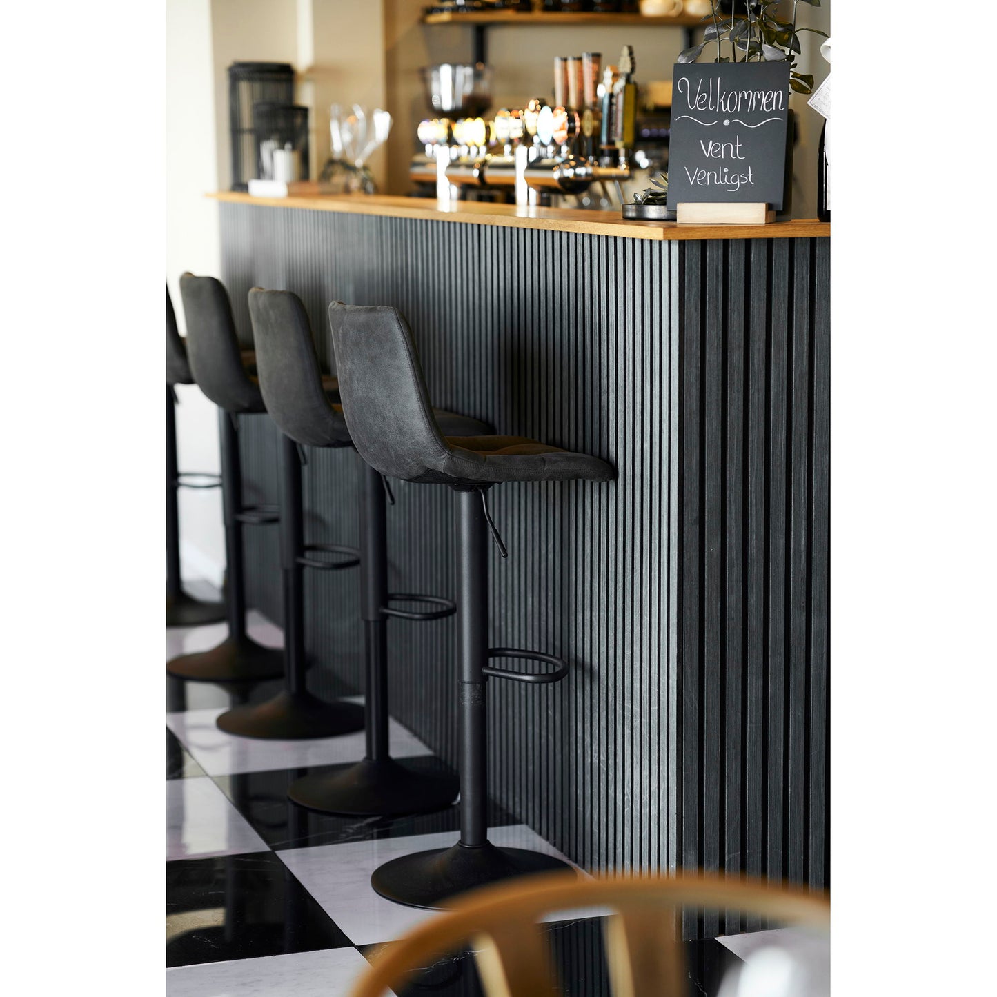Middelfart Barstol - Barstol, Microfiber, Mørkegrå, Sorte Ben Hn1229 ⎮ Sæt af 2 stk. ⎮ 5713917009398 ⎮ 1001302 