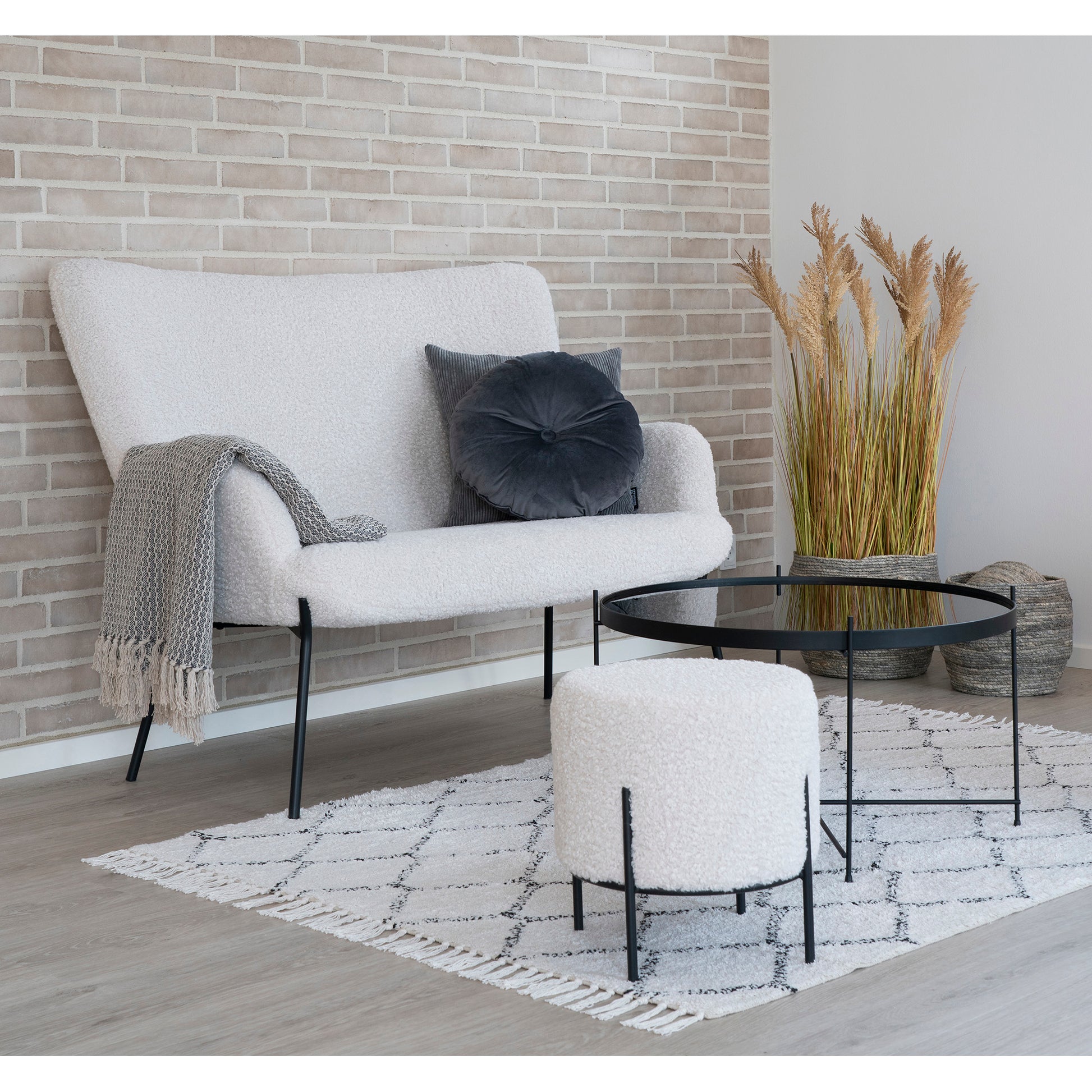 Glasgow Sofa - 2 Personers Sofa I Kunstig Lammeskind, Hvid Med Sorte Ben, Hn1090 ⎮ 5713917007677 ⎮ 1301176 