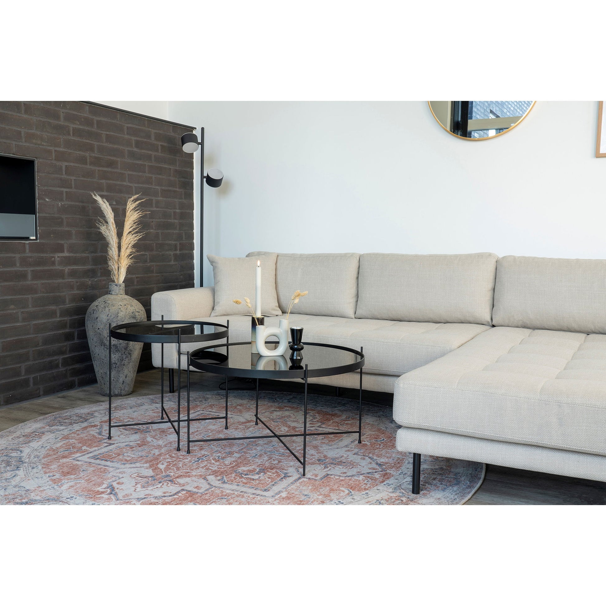 Lido Lounge Sofa - Lounge Sofa, Højrevendt I Beige Med Fire Puder Og Sorte Stål Ben, Hn1025 ⎮ 5713917019250 ⎮ 1301490 