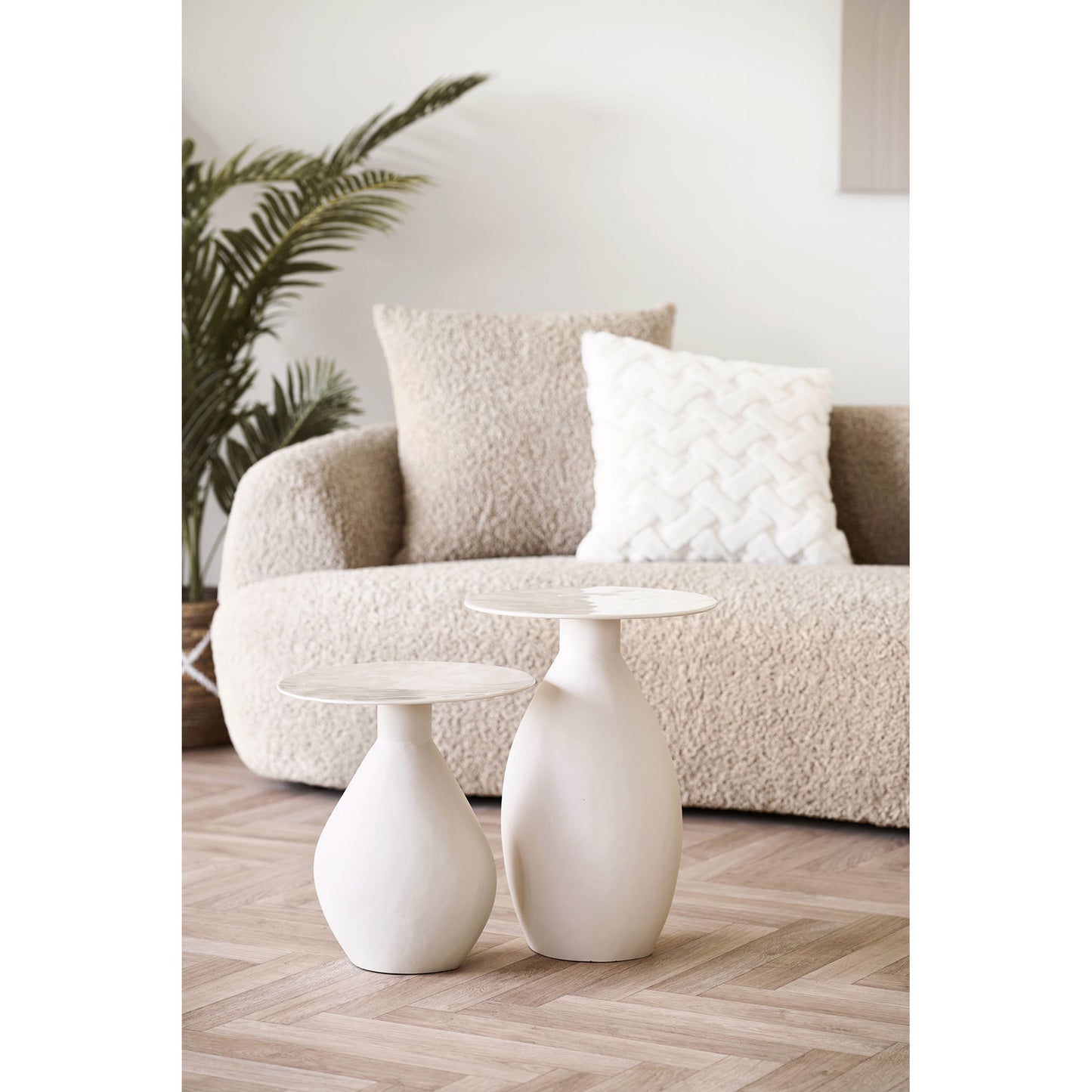 Calais Hjørnebord - Hjørnebord, Metal/Emalje, Off-White Ø36X50 Cm ⎮ 5713917040841 ⎮ 2151500 