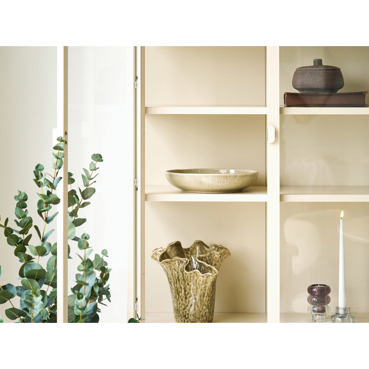 Brisbane Vitrineskab - Vitrineskab, 4 Låger, Stål, Off White 80X35X180 Cm ⎮ 5713917045747 ⎮ 3001083 