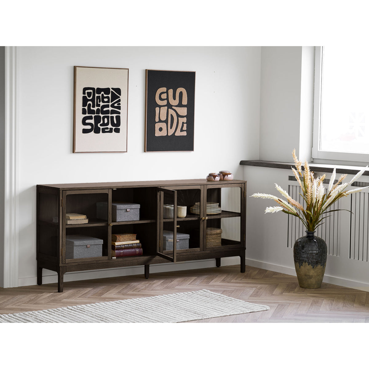 Zamora Skænk - Skænk, 4 Glaslåger, 1 Hylde, Eg/Egefiner/Hærdet Glas, Mørkebrun 40X180X80 Cm ⎮ 5713917047239 ⎮ 3150400
