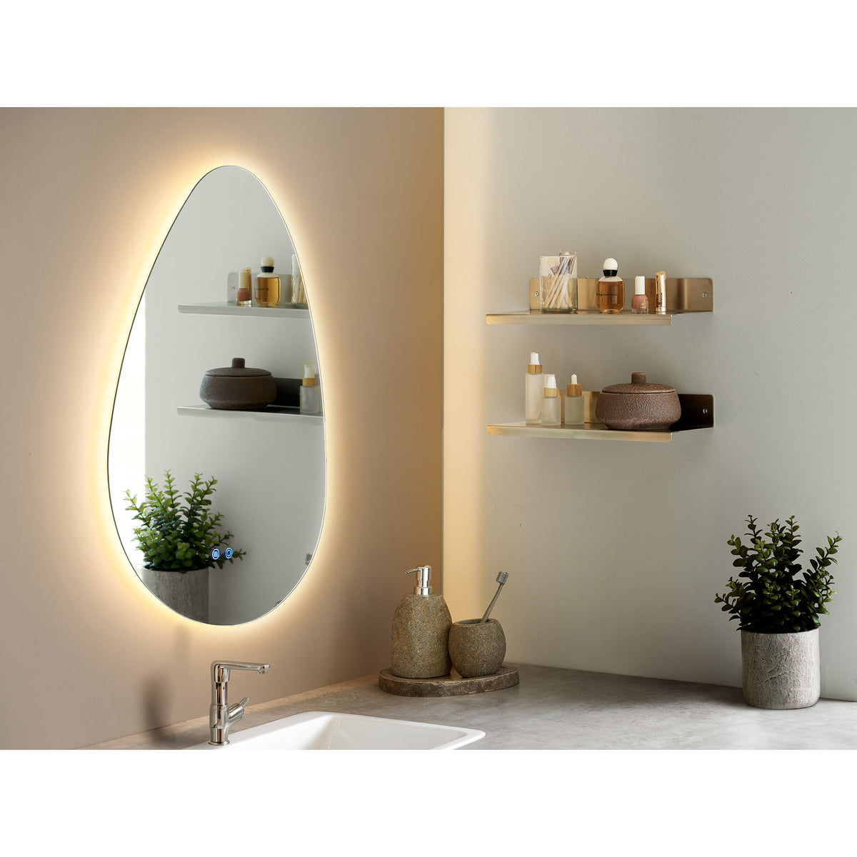Kiama Spejl  - Spejl Med Led, Antidug Og 3 Lysniveauer, Organisk Form, 58X80 Cm   ⎮ 5713917045969 ⎮ 4201726 