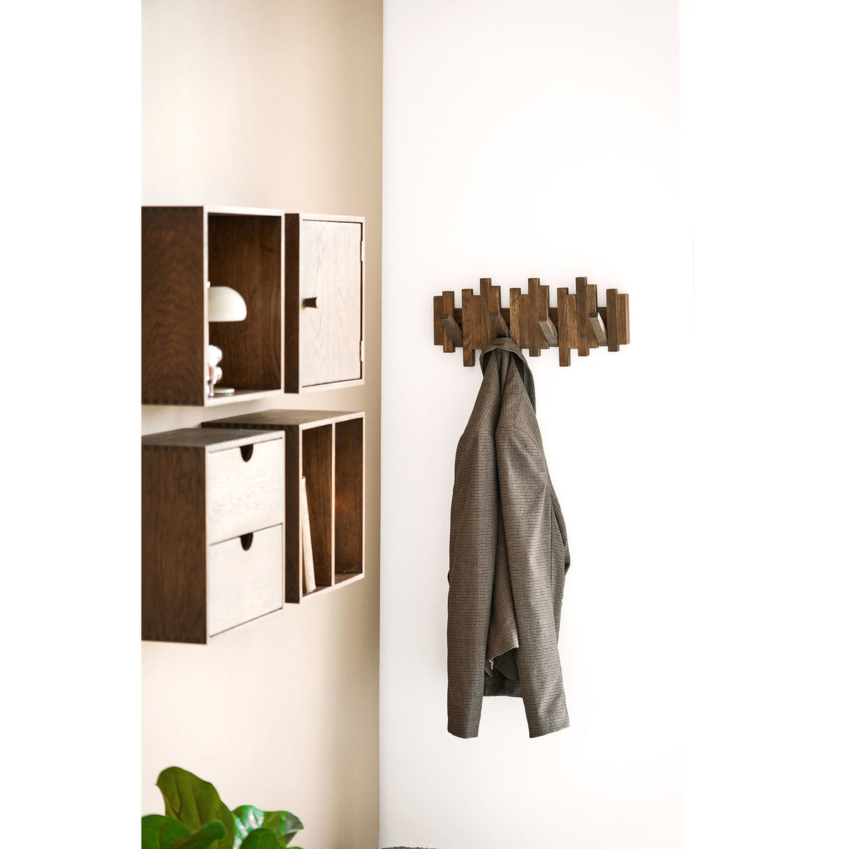 Caltra Knagerække - Knagerække, Egetræ, Mørkebrun 40X18 Cm ⎮ 5713917047079 ⎮ 4494080 