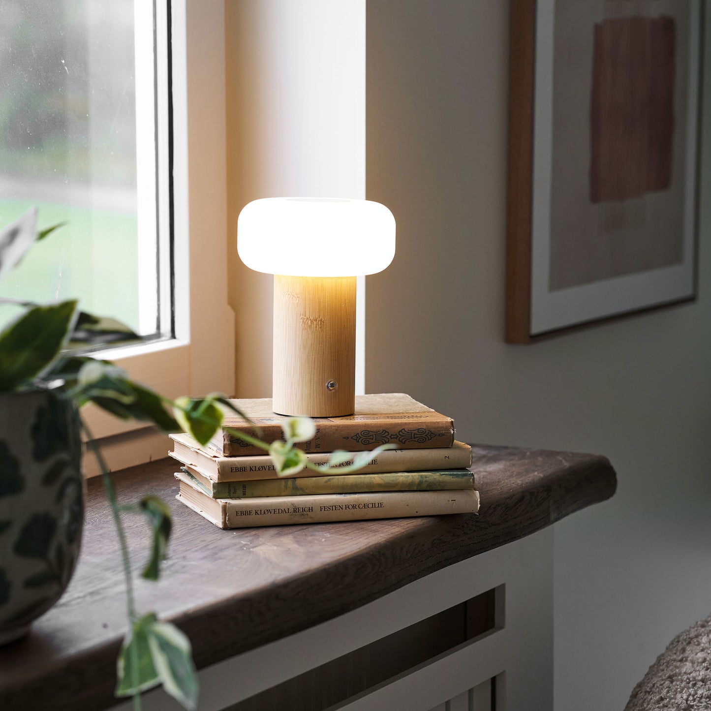 Stafford Bordlampe - Bordlampe, Genopladelig, Bambus/Metal/Pe, Natur/Hvid  ⎮ 5713917042685 ⎮ 6700002 