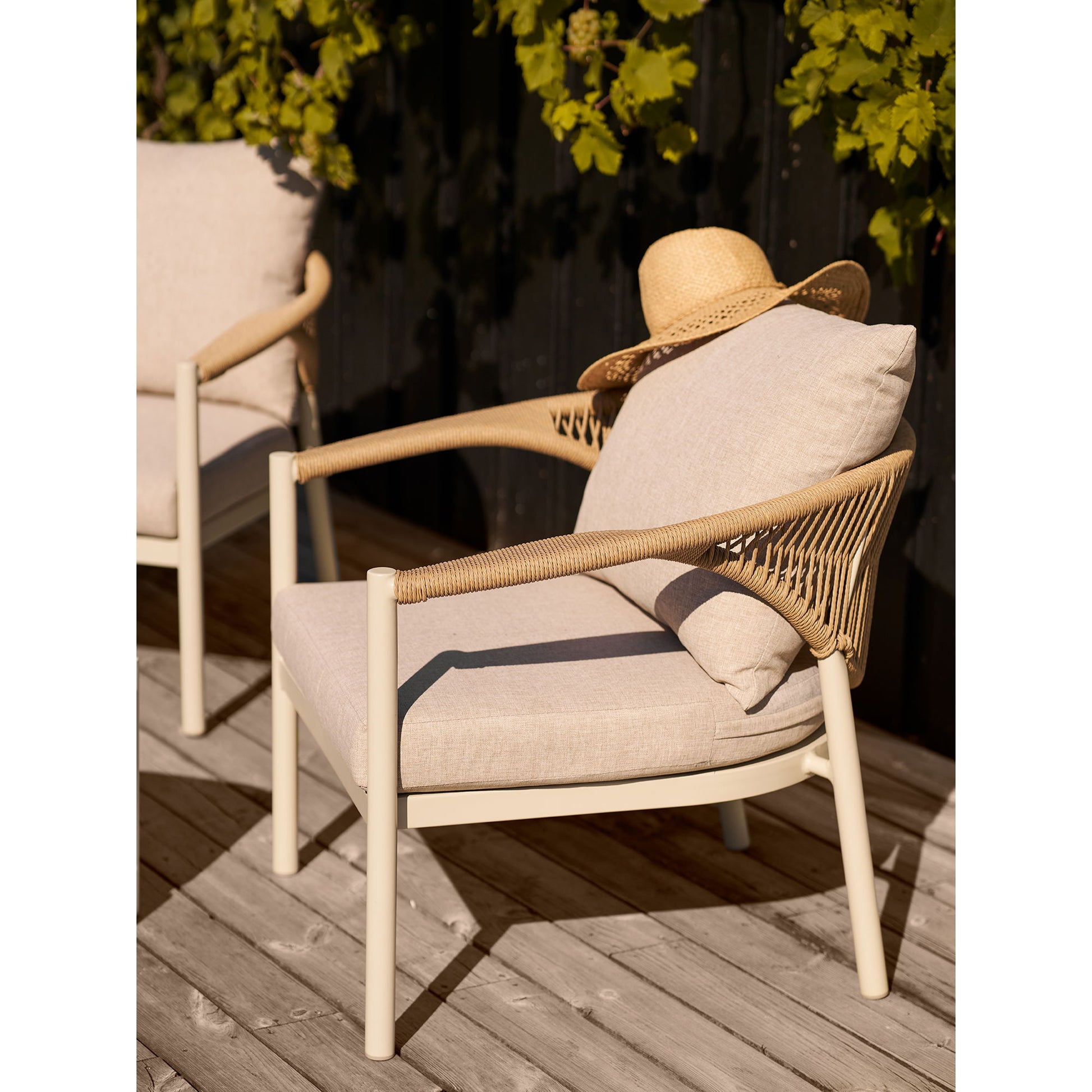 Abela Loungesæt - Loungesæt, Aluminium/Nonwood/Polyester/Pe Rattan, Sand/Natur, Inkl. Hynder ⎮ 5713917040810 ⎮ 7701014 