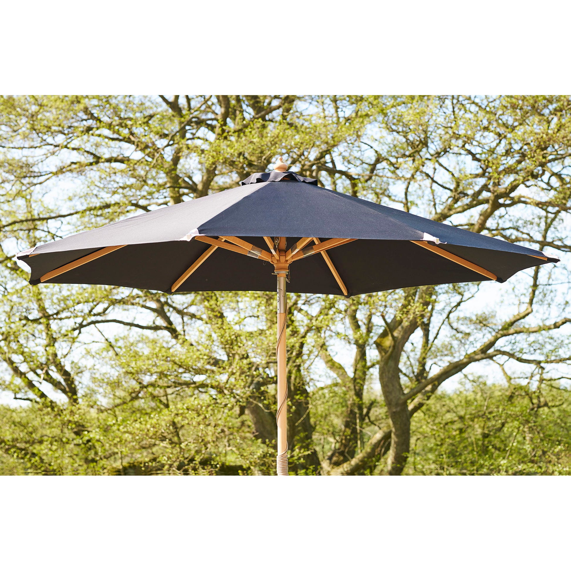 Austin Parasol - Parasol Med Tilt, Træstok, Sort, Ø300 Cm ⎮ 5713917029372 ⎮ 7701152 