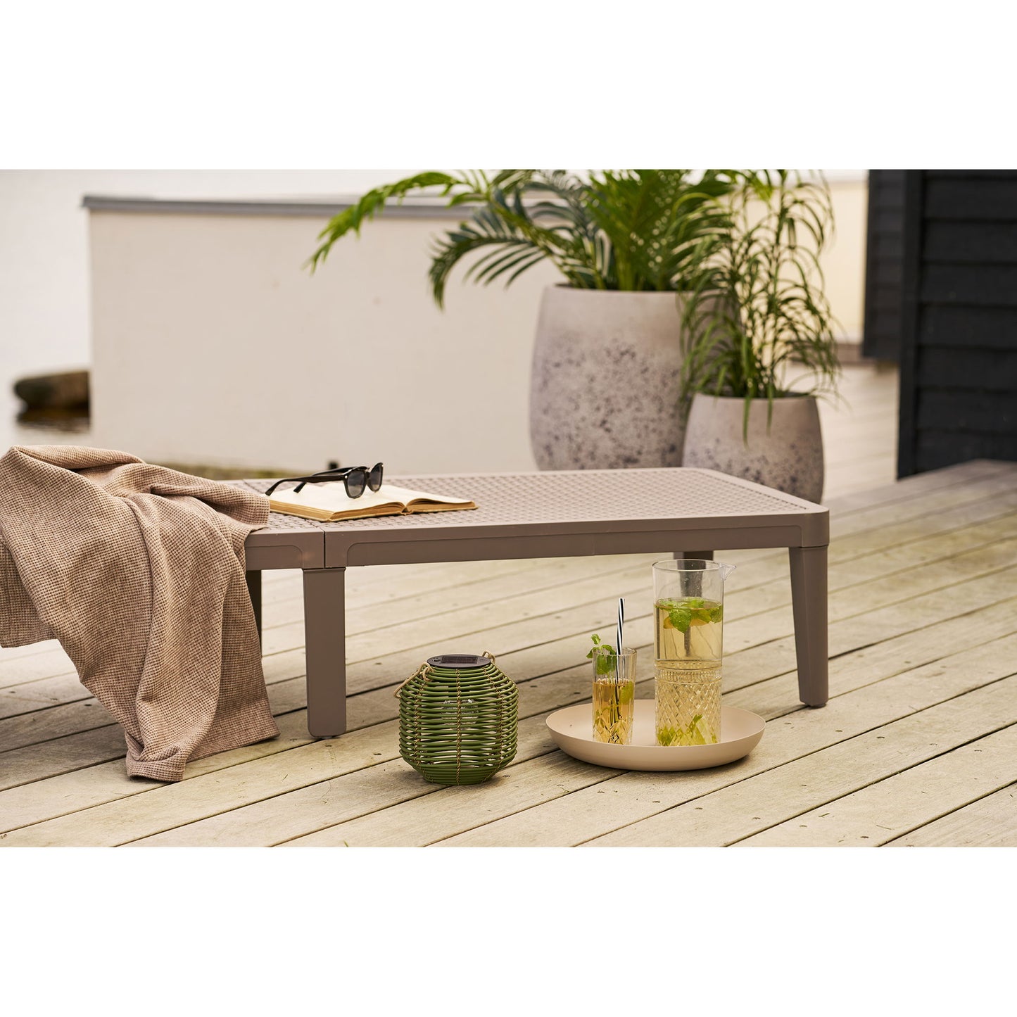 Crewe Lantern - Lanterne, Genopladelig Med Integreret Solcelle, Grøn ⎮ 5713917041732 ⎮ 7960002 