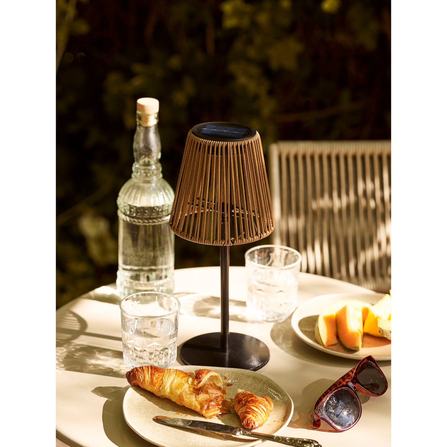 Salford Lampe - Lampe, Genopladelig Med Integreret Solcelle, Brun/Sort ⎮ 5713917041756 ⎮ 7960003 